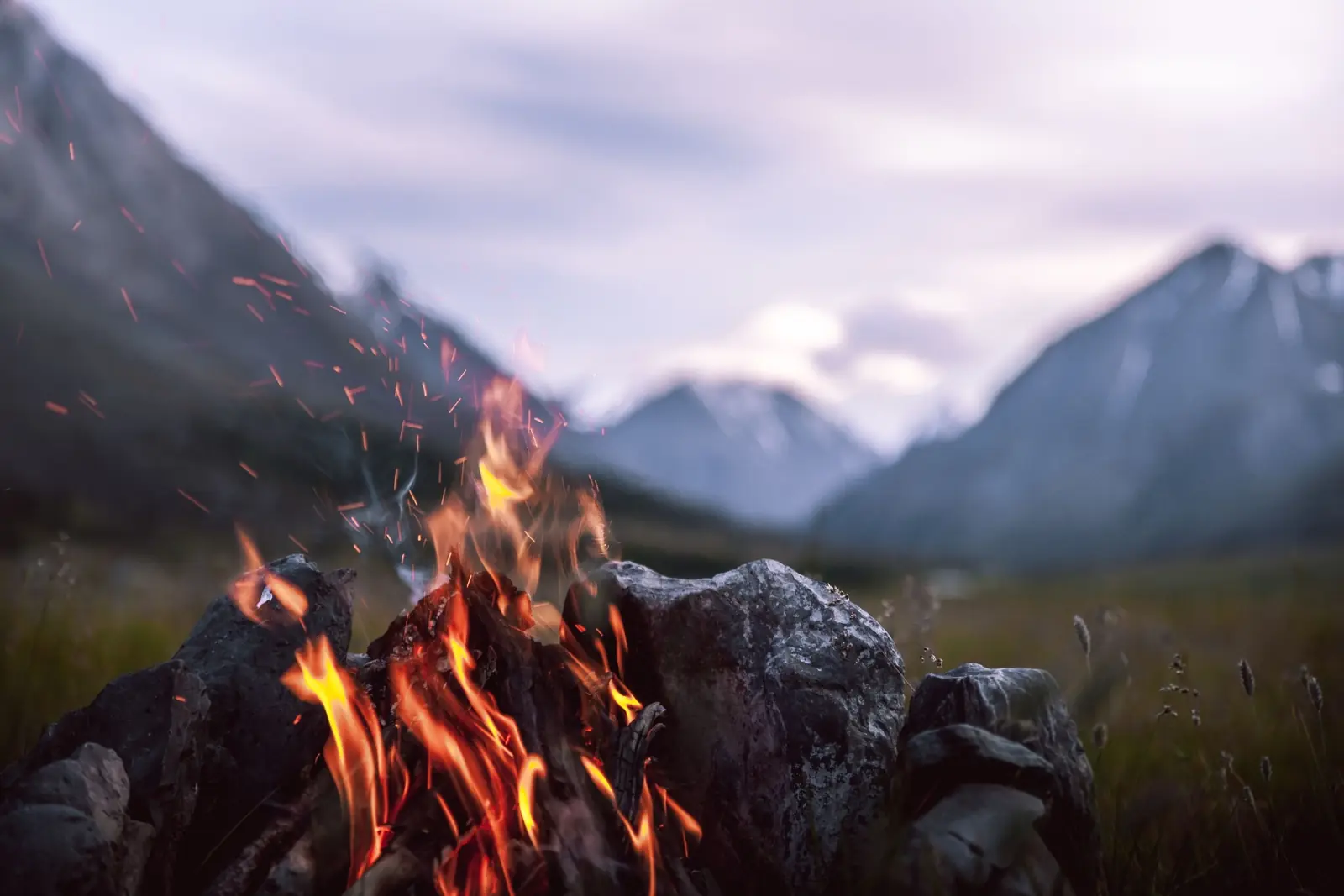 Campfire evenings in the mountains